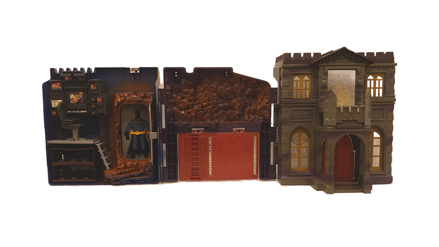 Animated Batman Command Cave / Wayne Manor Playset By Kenner - Canadian Box With Italian Distribution Sticker Giochi Preziosi